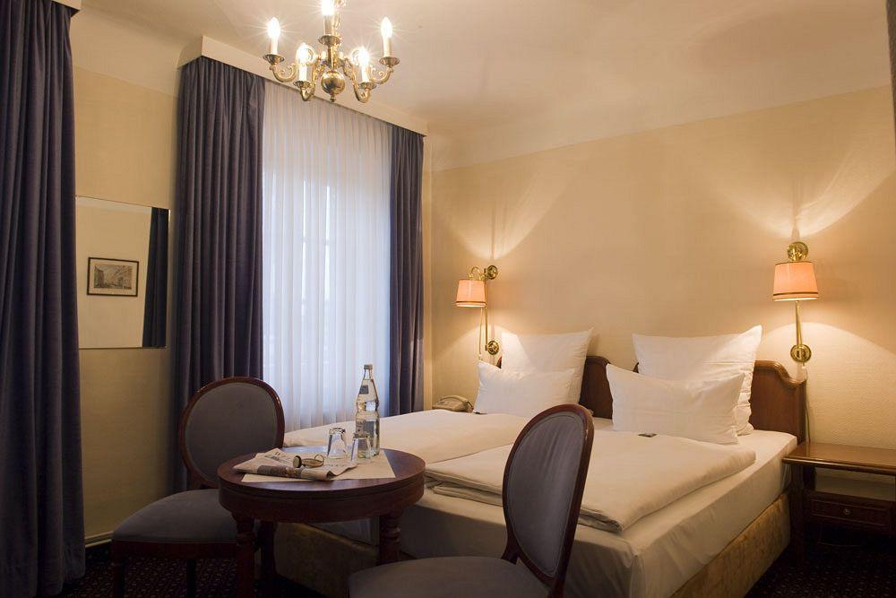 Hotel Fuerst Bismarck Хамбург Екстериор снимка