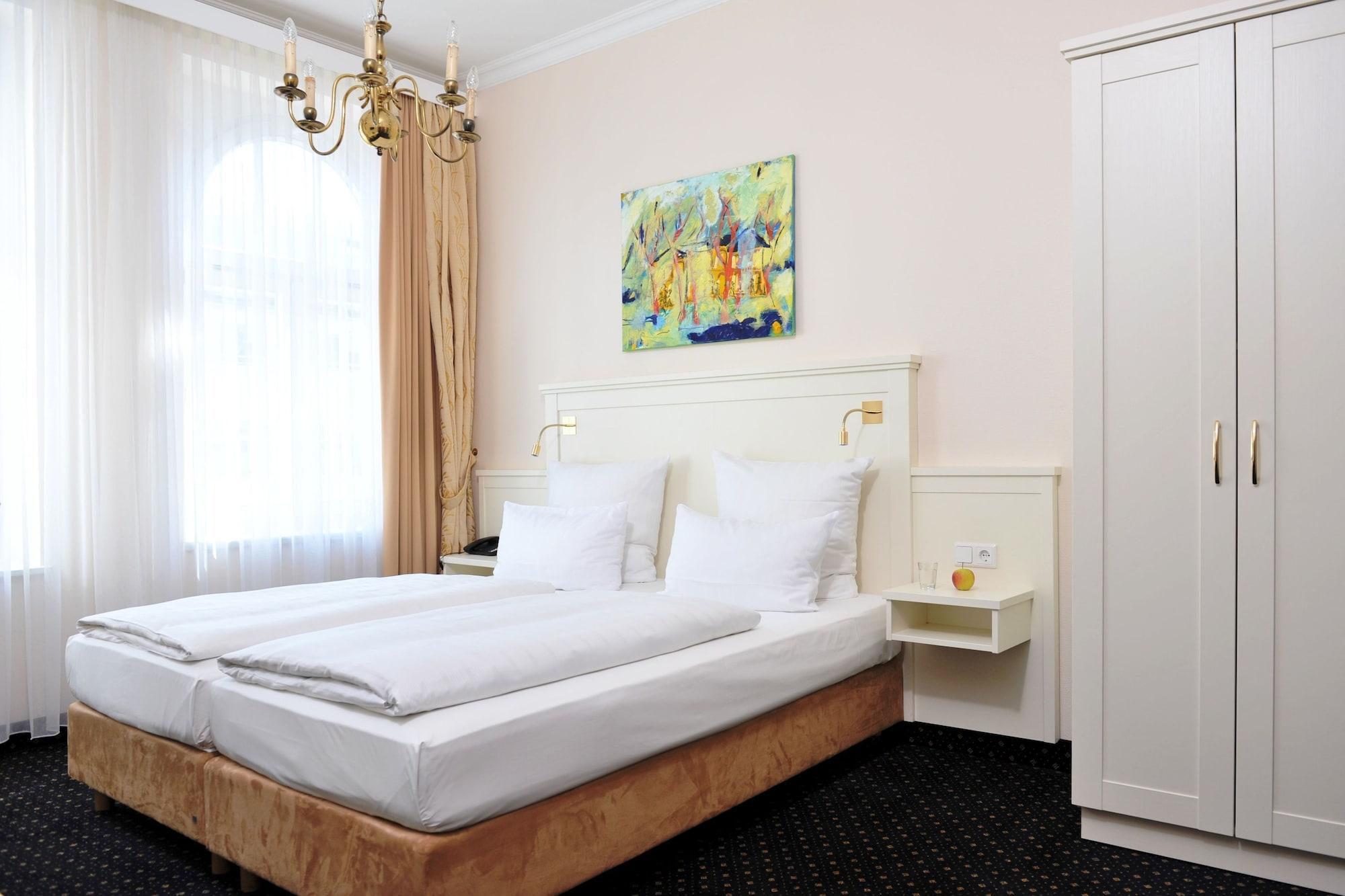 Hotel Fuerst Bismarck Хамбург Екстериор снимка