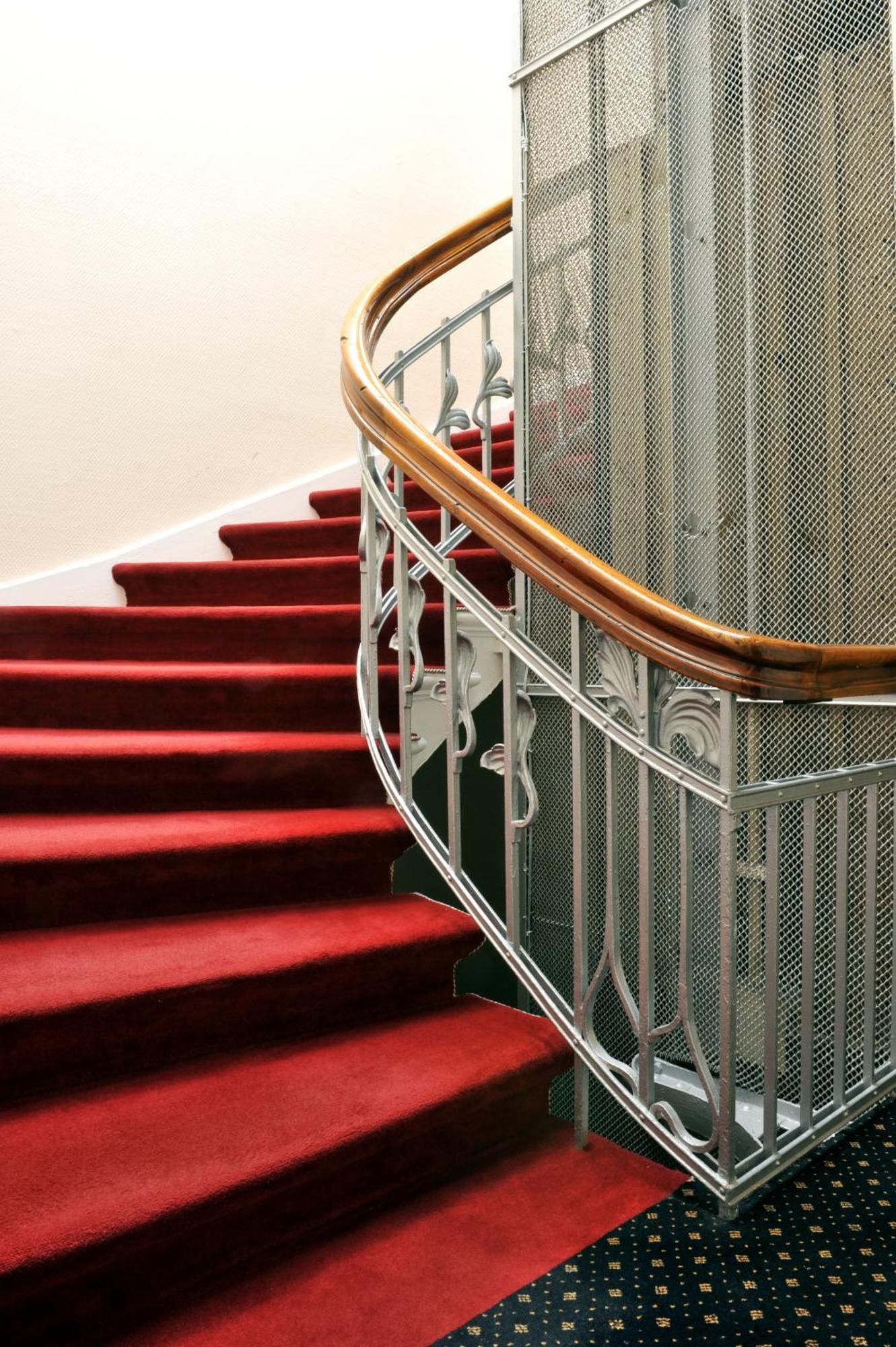Hotel Fuerst Bismarck Хамбург Екстериор снимка