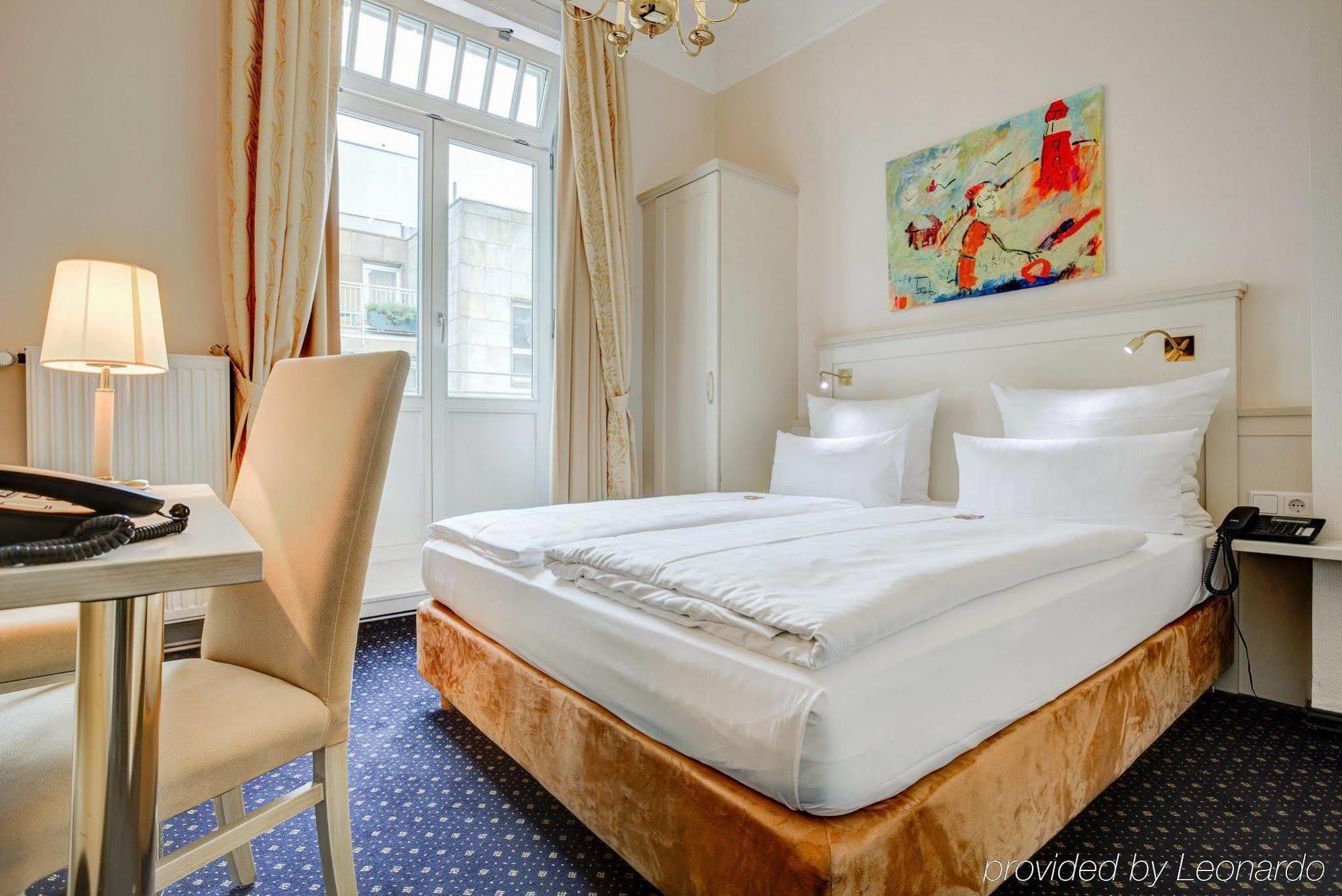 Hotel Fuerst Bismarck Хамбург Екстериор снимка