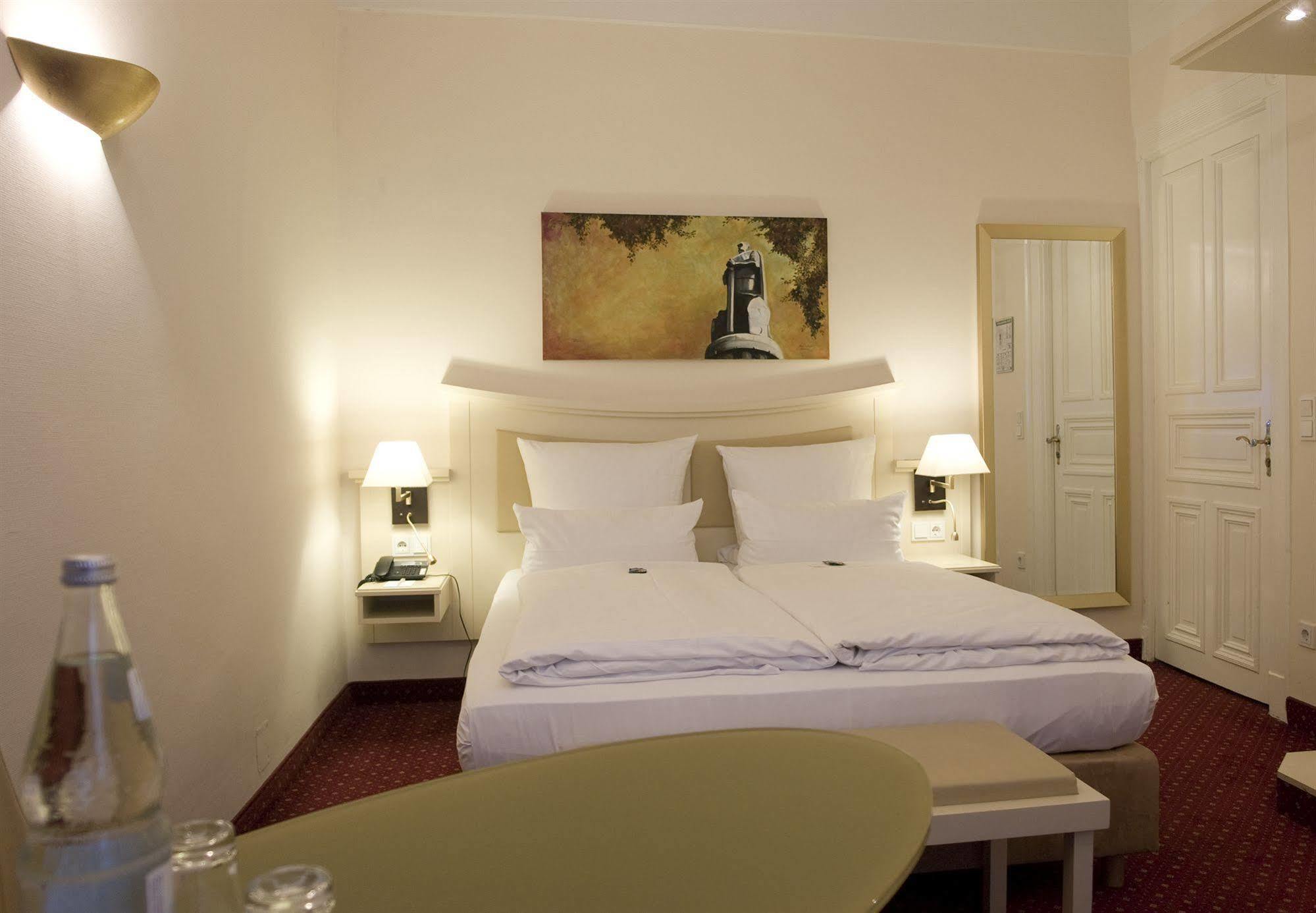 Hotel Fuerst Bismarck Хамбург Екстериор снимка